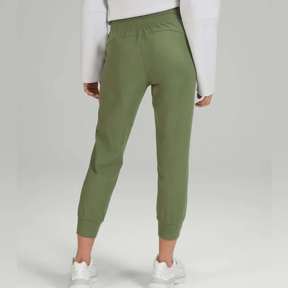 NWOT / Lululemon Ready to Rulu High-Rise Jogger Crop - Picture 4 of 10